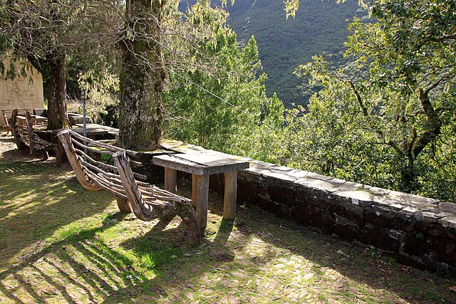Madeira_-Levada_das_25_Fontes-Rabacal_picnic_spot(24598446136)